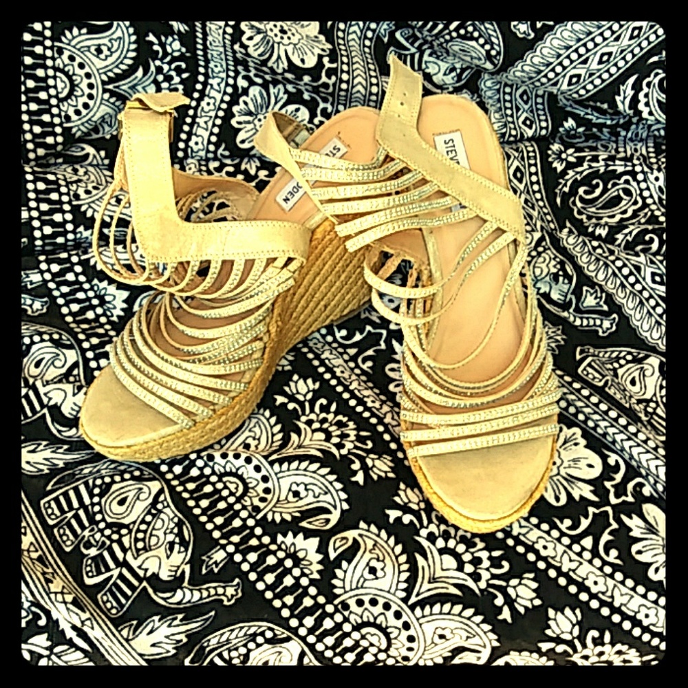 Sandal platforms